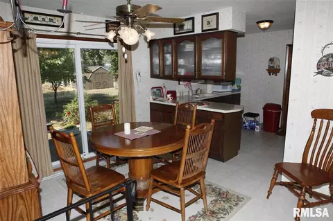 207 E Glendale, Manito, IL 61546 photo 9