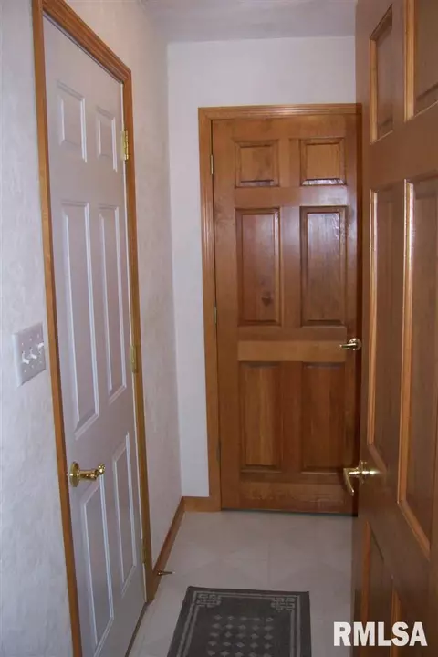 1234 E Locust St, Canton, IL 61520 photo 8