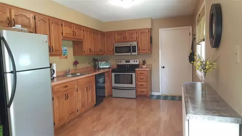 412 Crestview Dr, Metamora, IL 61548 photo 6