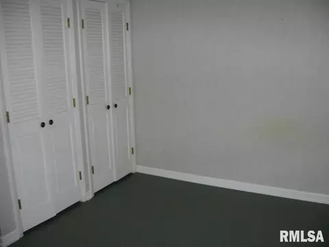 1300 Carolbeth St, Macomb, IL 61455 photo 13