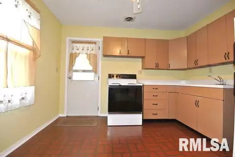 112 Beloit Rd, Marquette Heights, IL 61554 photo 7