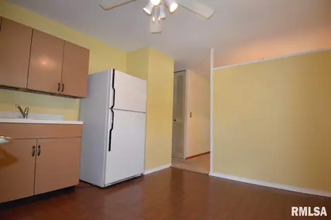 112 Beloit Rd, Marquette Heights, IL 61554 photo 4
