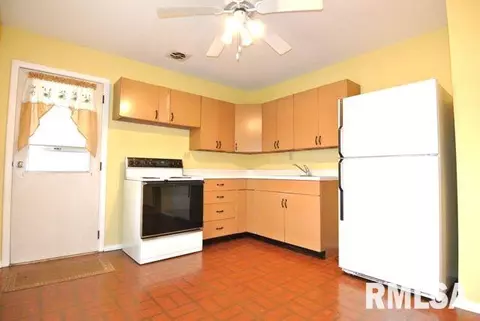 112 Beloit Rd, Marquette Heights, IL 61554 photo 8