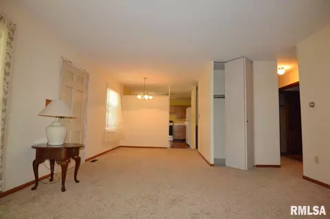 112 Beloit Rd, Marquette Heights, IL 61554 photo 12