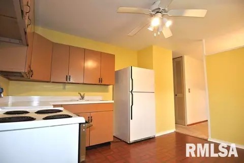 112 Beloit Rd, Marquette Heights, IL 61554 photo 9