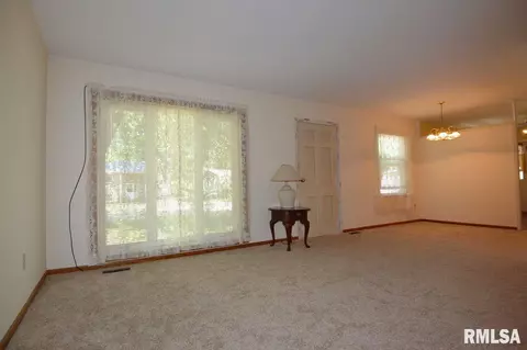 112 Beloit Rd, Marquette Heights, IL 61554 photo 13