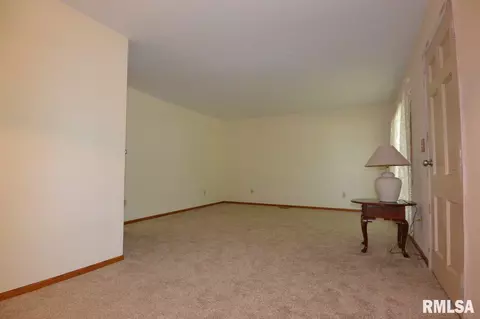 112 Beloit Rd, Marquette Heights, IL 61554 photo 10