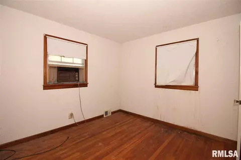 203 W Sunny Ln, Eureka, IL 61530 photo 9