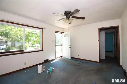 203 W Sunny Ln, Eureka, IL 61530 photo 3