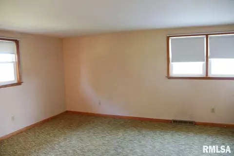 7306 W Challacombe Rd, Edwards, IL 61528 photo 10