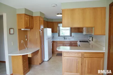 7306 W Challacombe Rd, Edwards, IL 61528 photo 2