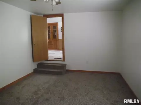 215 E State St, Good Hope, IL 61438 photo 5
