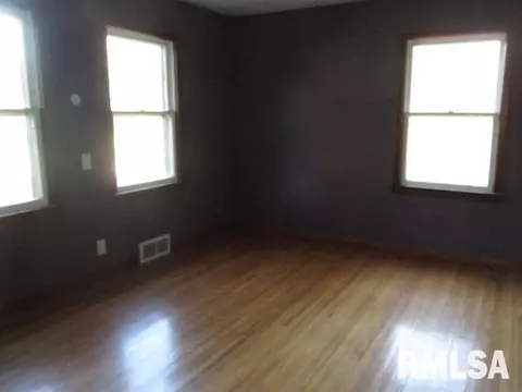 1016 S Main St, Eureka, IL 61530 photo 8