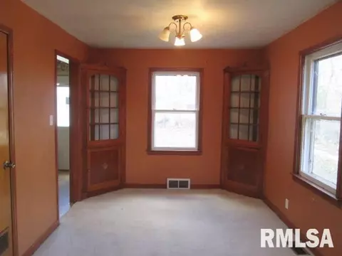 1016 S Main St, Eureka, IL 61530 photo 4