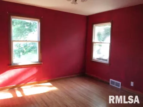 1016 S Main St, Eureka, IL 61530 photo 7