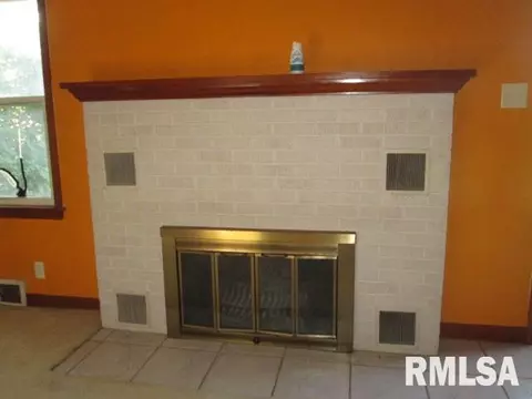 1016 S Main St, Eureka, IL 61530 photo 3