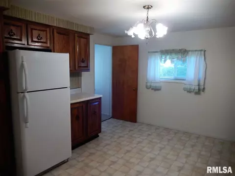 826 Bobby, Macomb, IL 61455 photo 6