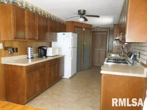 202 W Ash St, Dunlap, IL 61525 photo 6