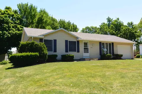 304 N 3rd St, Dunlap, IL 61525 photo 3