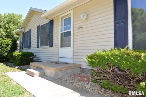 304 N 3rd St, Dunlap, IL 61525 photo 4