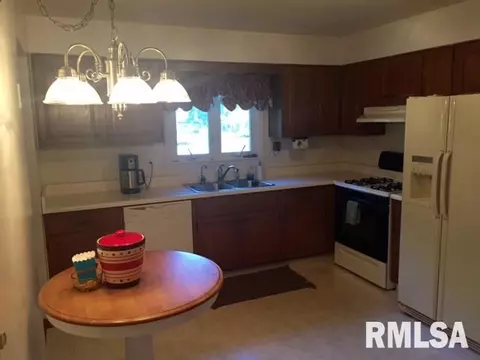 548 Oak, Metamora, IL 61548 photo 7