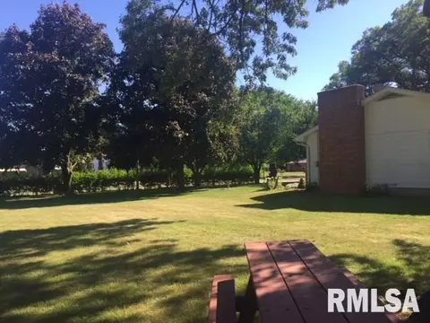 548 Oak, Metamora, IL 61548 photo 2