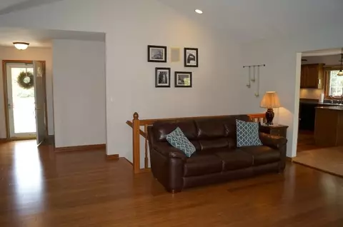 280 W Forrest, Germantown Hills, IL 61548 photo 5