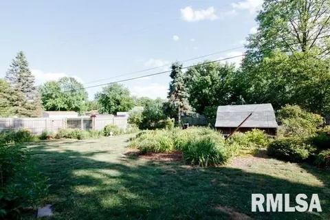 1250 Sunview Dr, Canton, IL 61520 photo 6