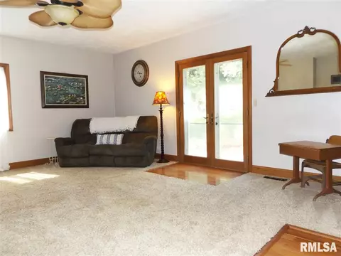 726 Banta Rd, Lowpoint, IL 61545 photo 11