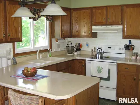 466 Brookhart Bnd, Avon, IL 61415 photo 5