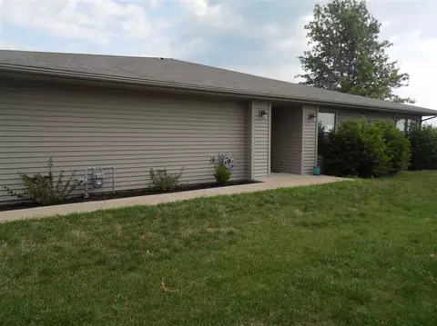 1060 Willow Rd, Macomb, IL 61455 photo 3