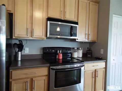 1060 Willow Rd, Macomb, IL 61455 photo 10
