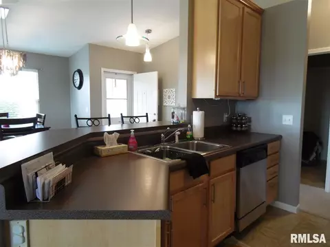 1060 Willow Rd, Macomb, IL 61455 photo 9