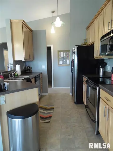 1060 Willow Rd, Macomb, IL 61455 photo 11