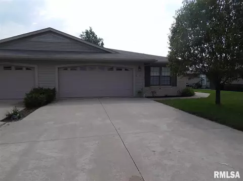 1060 Willow Rd, Macomb, IL 61455 photo 2