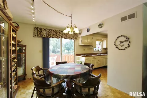 1500 E Beach St, Peoria, IL 61615 photo 6