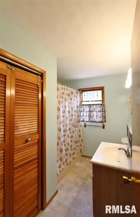 1500 E Beach St, Peoria, IL 61615 photo 20