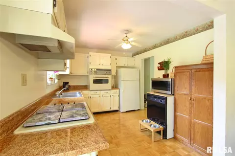 1500 E Beach St, Peoria, IL 61615 photo 11