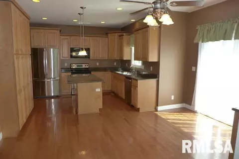 712 S Prairieview Dr, Dunlap, IL 61525 photo 5