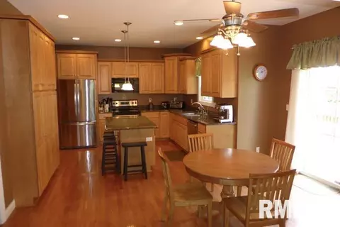 712 S Prairieview Dr, Dunlap, IL 61525 photo 6