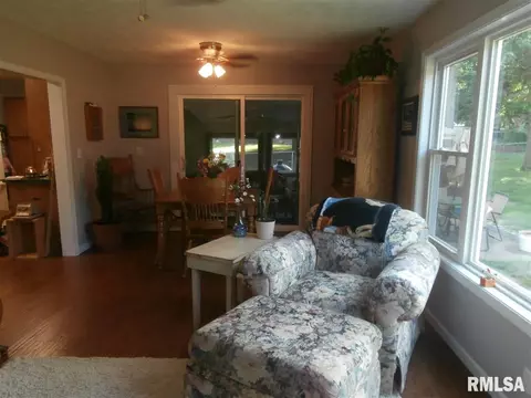 309 E Pearson St, Eureka, IL 61530 photo 12