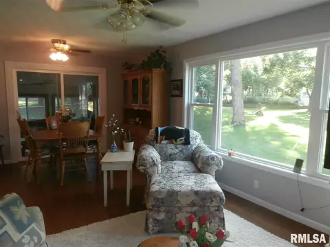 309 E Pearson St, Eureka, IL 61530 photo 13