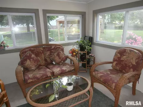 309 E Pearson St, Eureka, IL 61530 photo 25