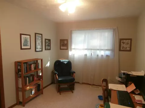 309 E Pearson St, Eureka, IL 61530 photo 20