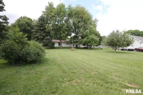 445 E Oak St, Washburn, IL 61570 photo 31