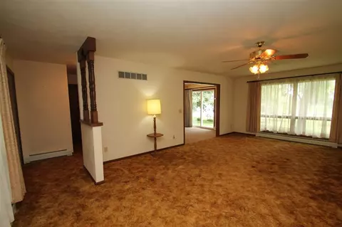 445 E Oak St, Washburn, IL 61570 photo 5