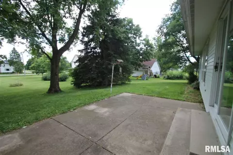 445 E Oak St, Washburn, IL 61570 photo 30