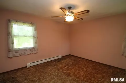 445 E Oak St, Washburn, IL 61570 photo 13