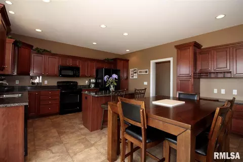 2107 W Liams Way, Dunlap, IL 61525 photo 8
