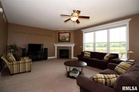 2107 W Liams Way, Dunlap, IL 61525 photo 4